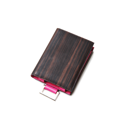 iPod classic case 黒檀×PINK 外観